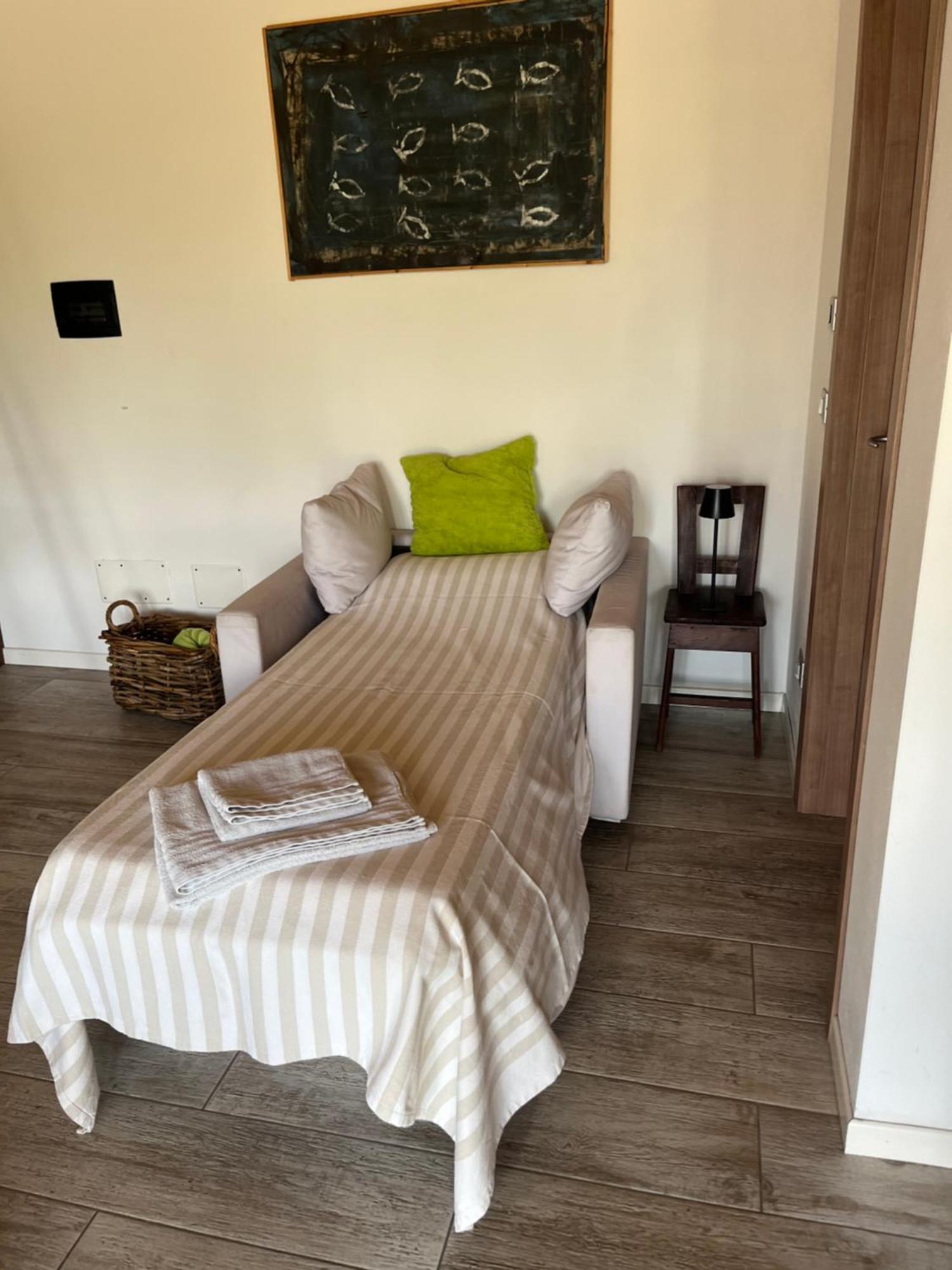 B&B Rooms Moncalvo Bagian luar foto