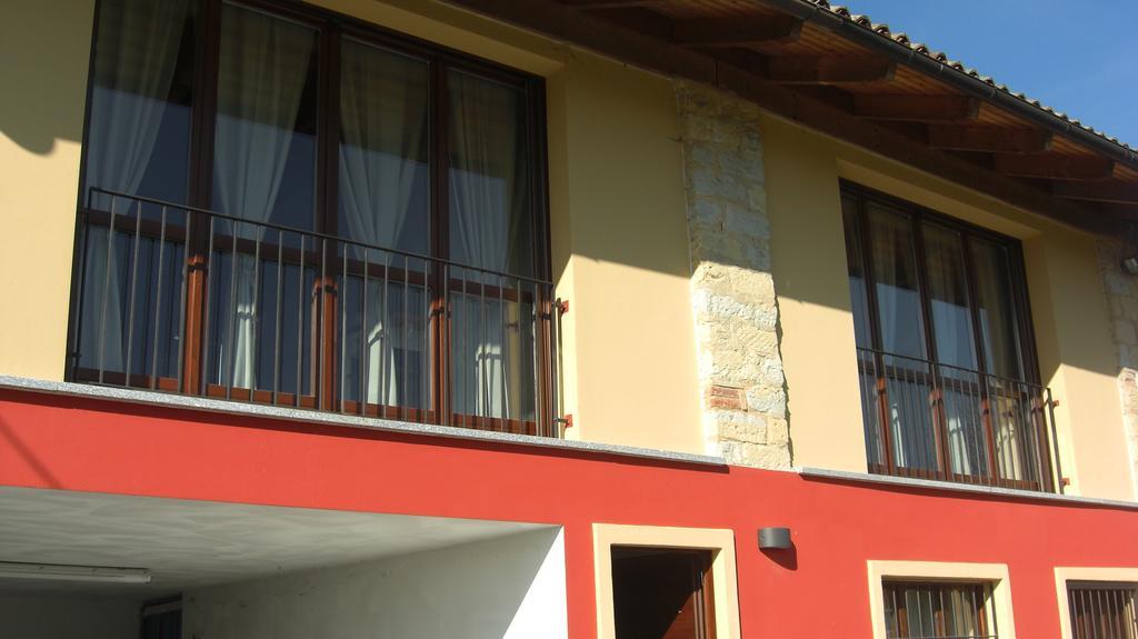 B&B Rooms Moncalvo Bagian luar foto